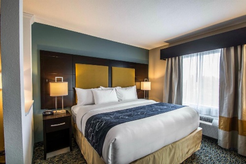 Comfort Suites Fort Lauderdale Airport South & Cruise Port image 2