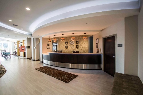 Comfort Suites Fort Lauderdale Airport South & Cruise Port image 4