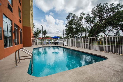 Comfort Suites Fort Lauderdale Airport South & Cruise Port image 5